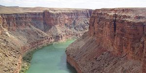 rio colorado nos Estados Unidos e seu processo erosivo formando o grand canyon
