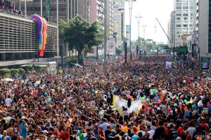 população brasileira na parada gay