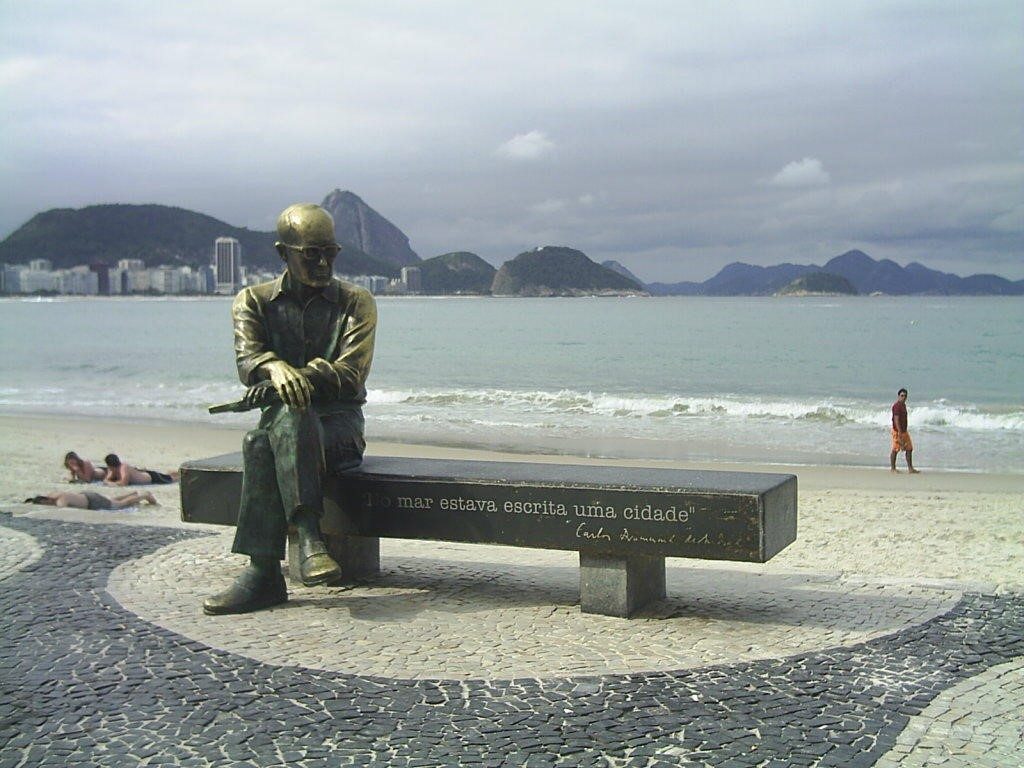 escultura drummond rj